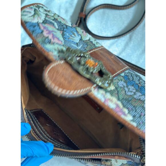 EUC Patricia Nash Verdura Bosque Tapestry Crossbody Clutch Leather Floral Purse - Picture 7 of 14